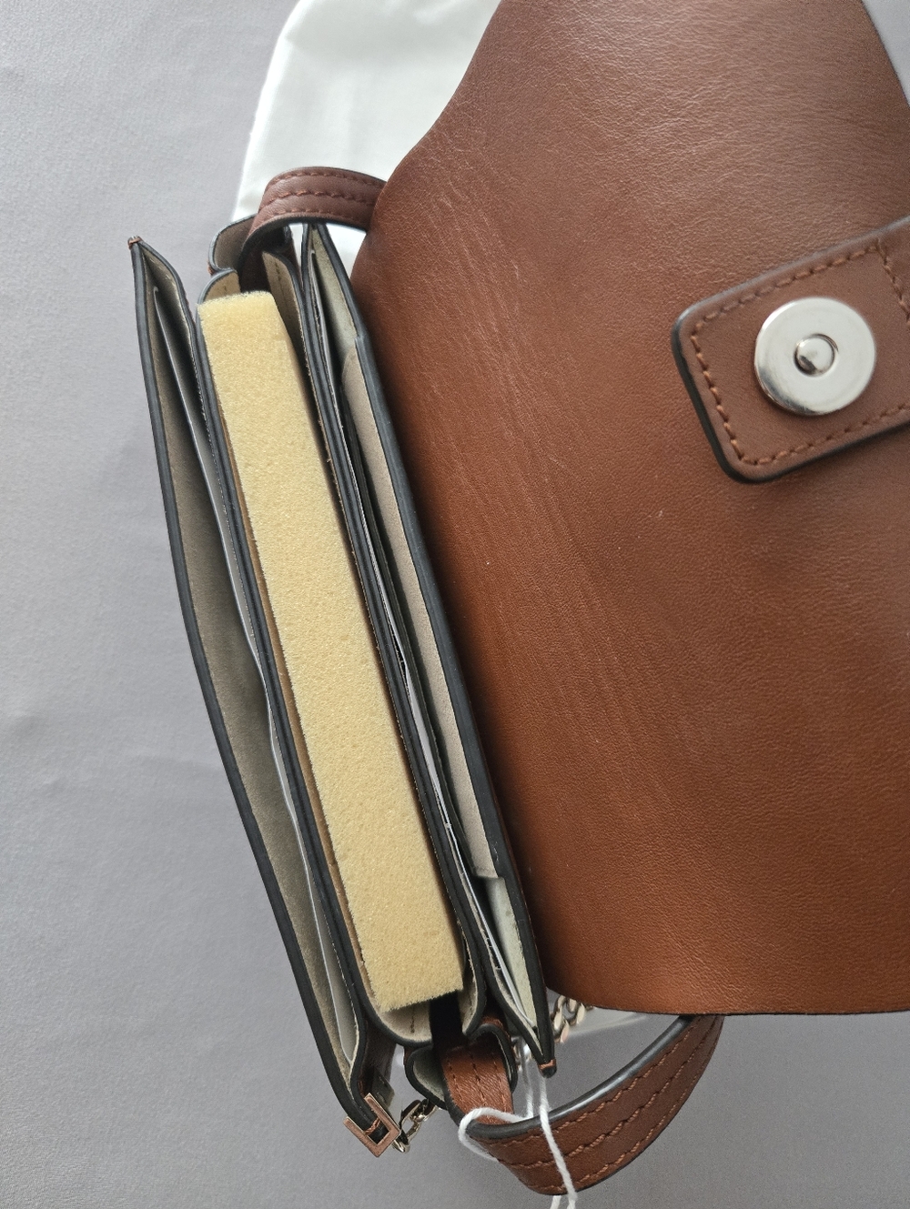 Chloe Faye Crossbody Bag - Picture 4 of 12